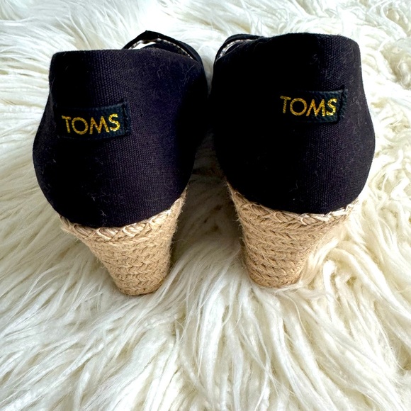 Toms brand women wedges size 7.5 (black with leopard print interior - Picture 2 of 5